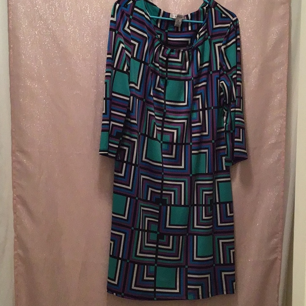 Dress - Picture 1 of 2
